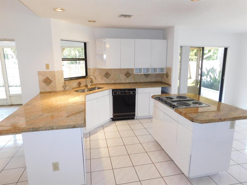 SUGAR POND MANOR OF WELLINGTON - Residential Lease