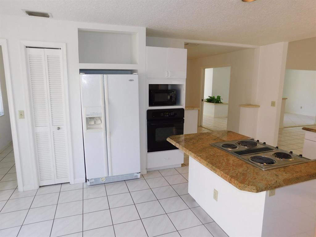 SUGAR POND MANOR OF WELLINGTON - Residential Lease