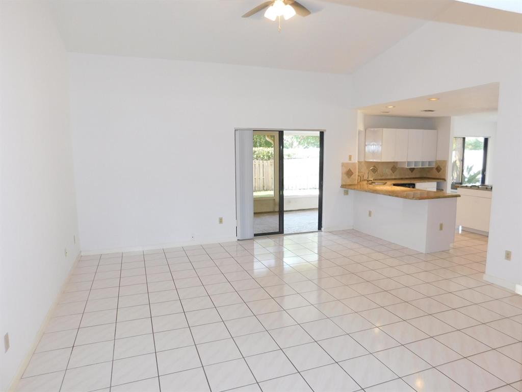 SUGAR POND MANOR OF WELLINGTON - Residential Lease