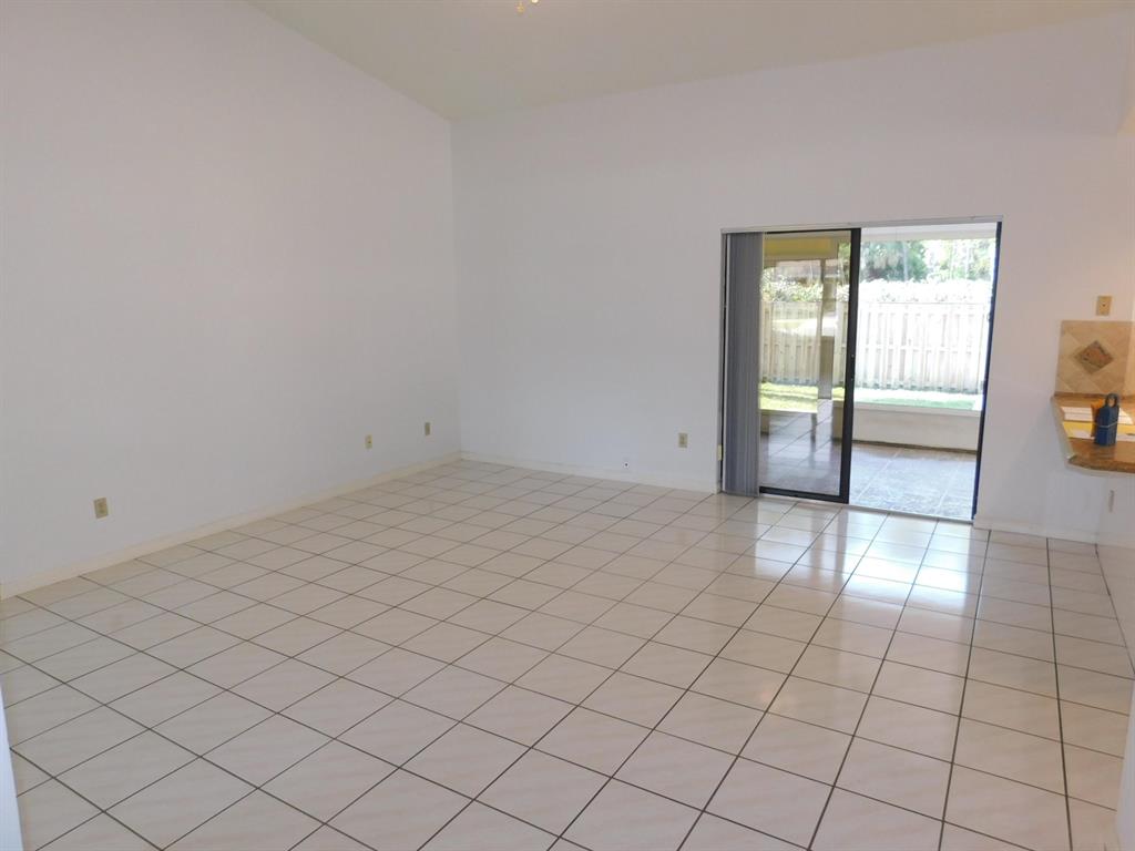 SUGAR POND MANOR OF WELLINGTON - Residential Lease