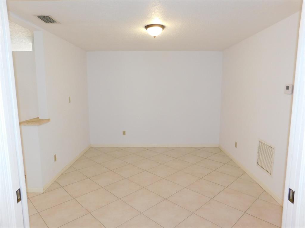 SUGAR POND MANOR OF WELLINGTON - Residential Lease