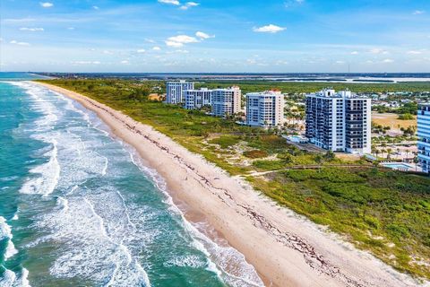 Condominium in Hutchinson Island FL 3000 Highway A1a Hwy.jpg