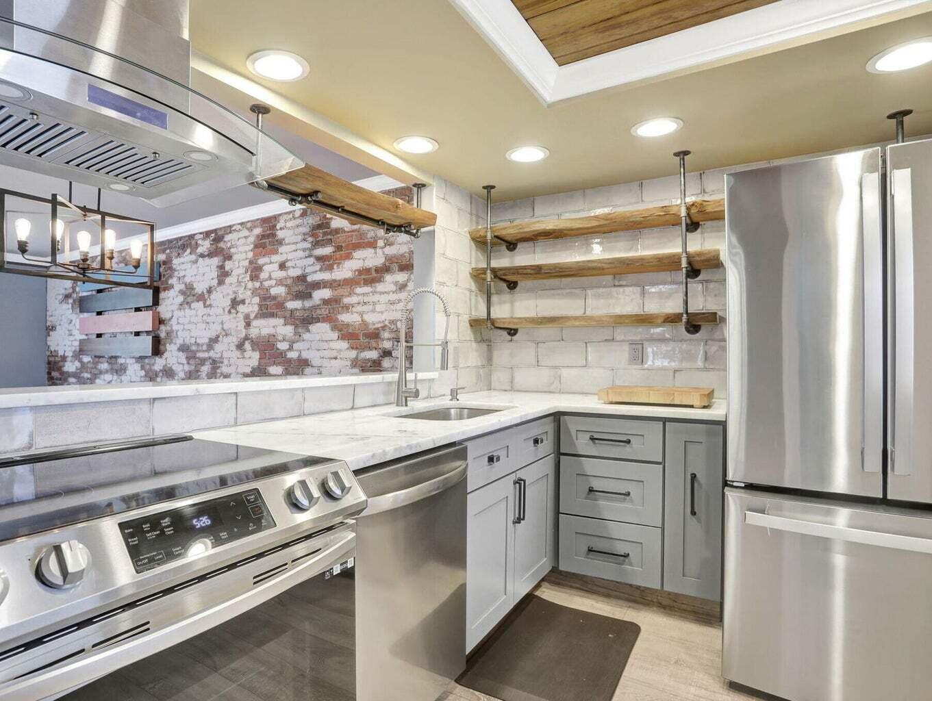 PALM SPRINGS 2 - Residential Lease