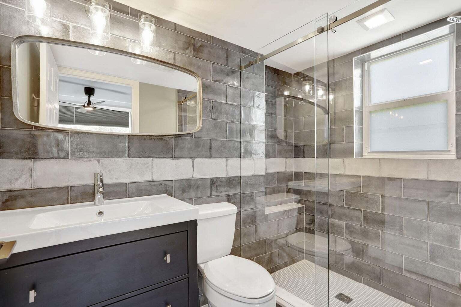 PALM SPRINGS 2 - Residential Lease