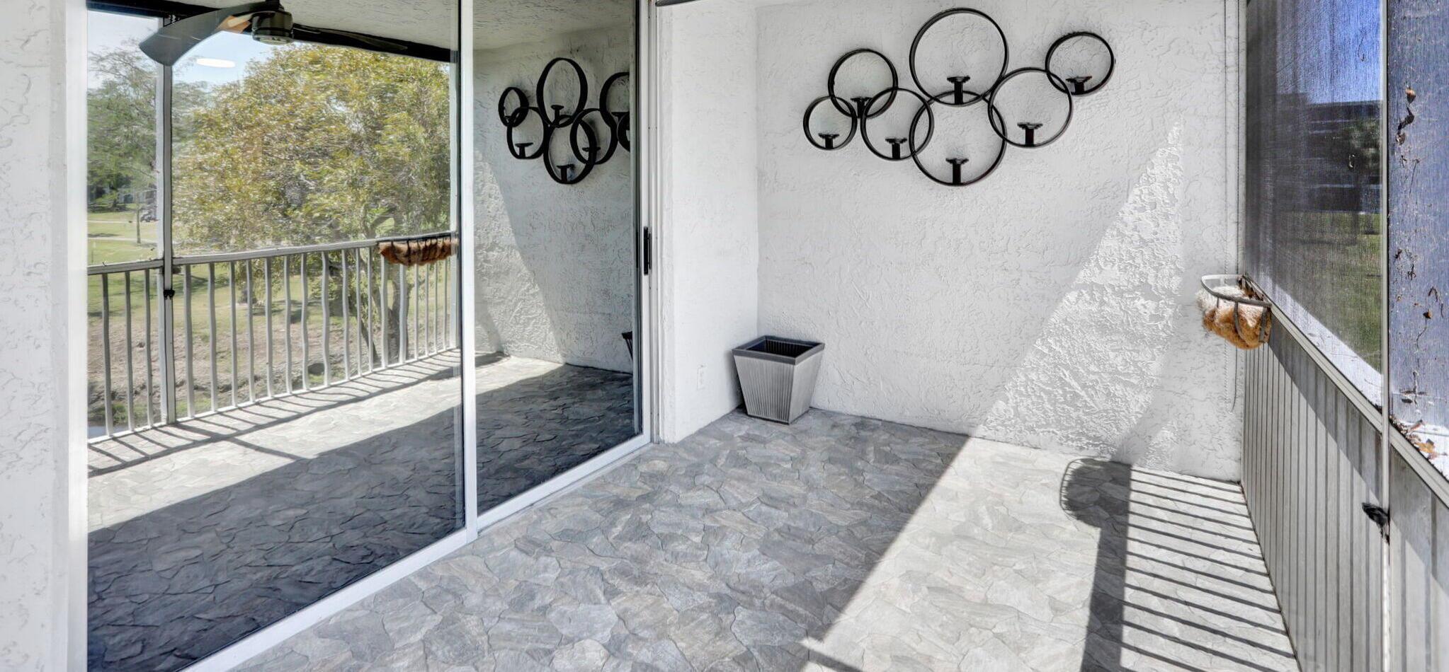 PALM SPRINGS 2 - Residential Lease