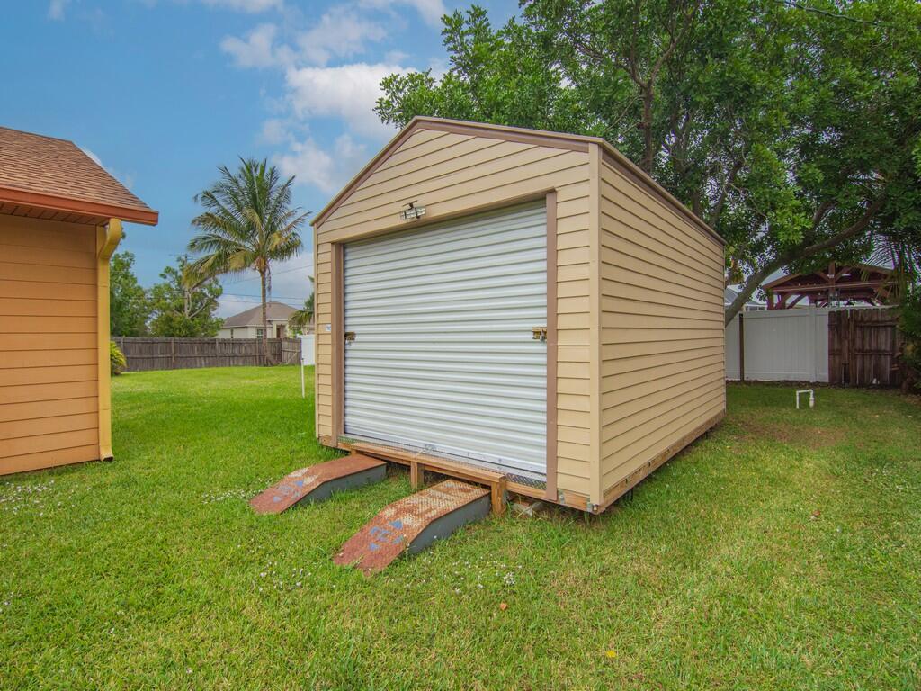 PORT ST LUCIE SECTION 33 - Residential
