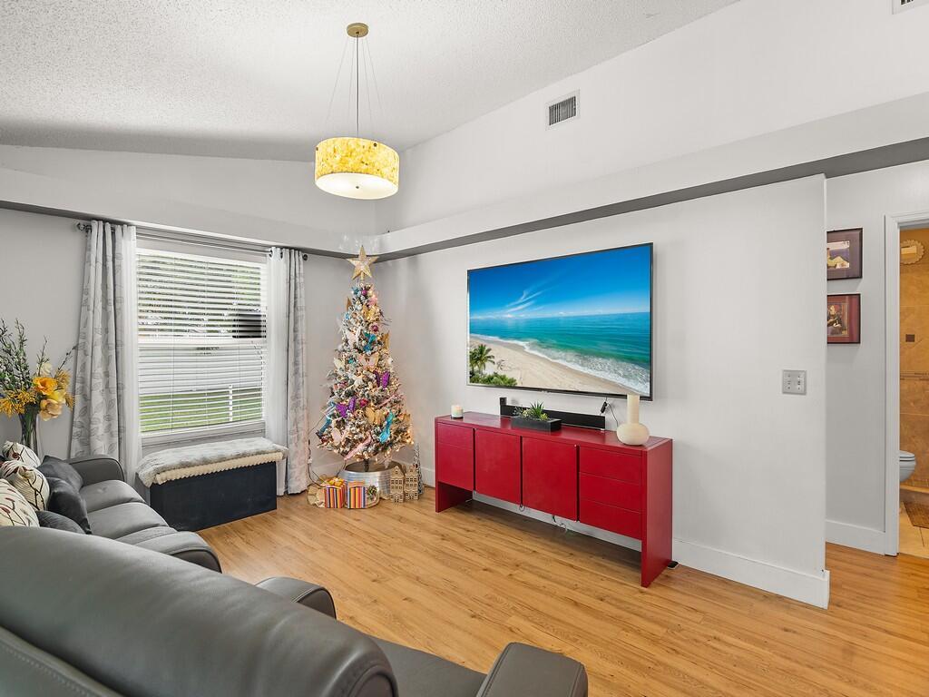 PORT ST LUCIE SECTION 33 - Residential