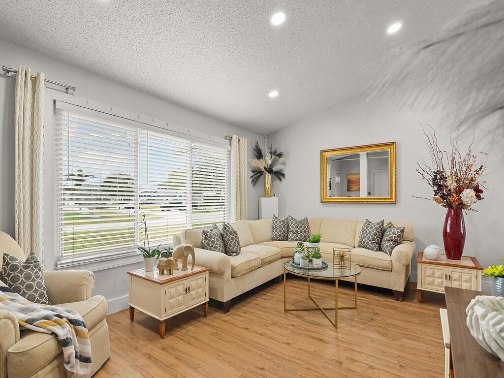 PORT ST LUCIE SECTION 33 - Residential