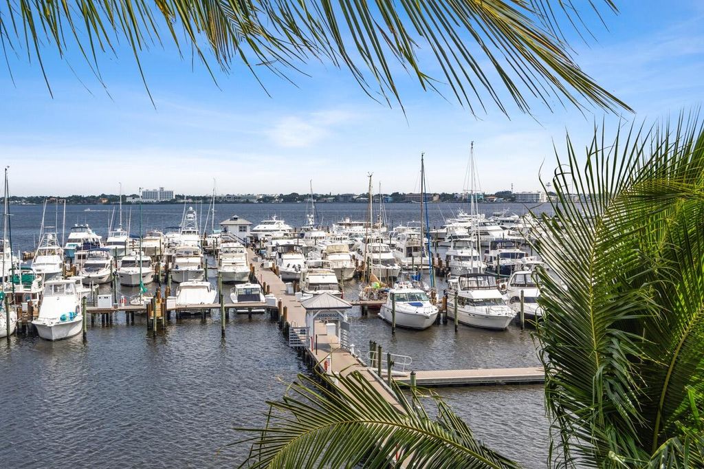 Photo of 715 NW Flagler Avenue #202, Stuart, FL 34994 (MLS # R11158889)