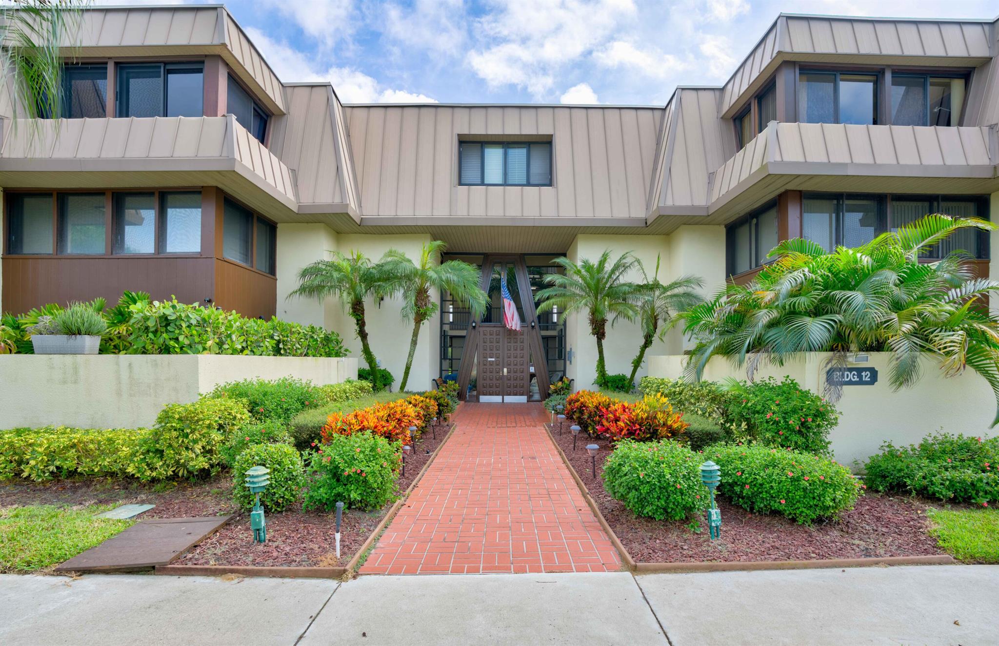 CONQUISTADOR CONDO - Residential
