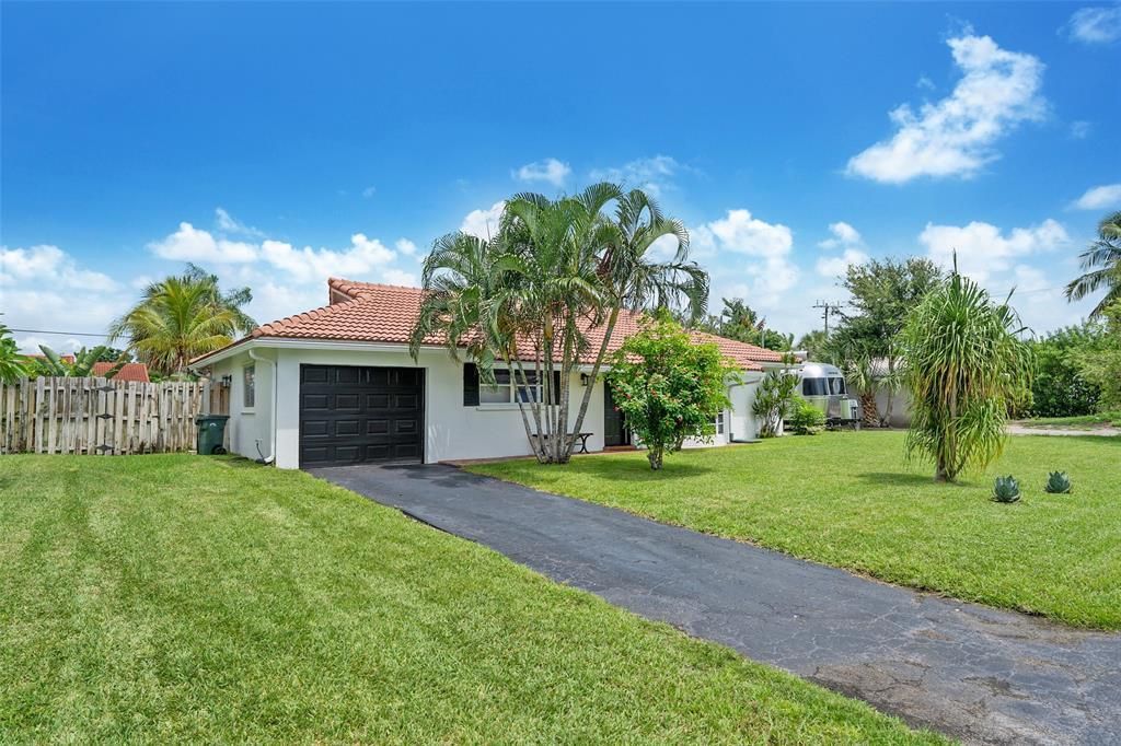 Photo of 241 SW 13th Street, Boca Raton, FL 33432 (MLS # B26009213)