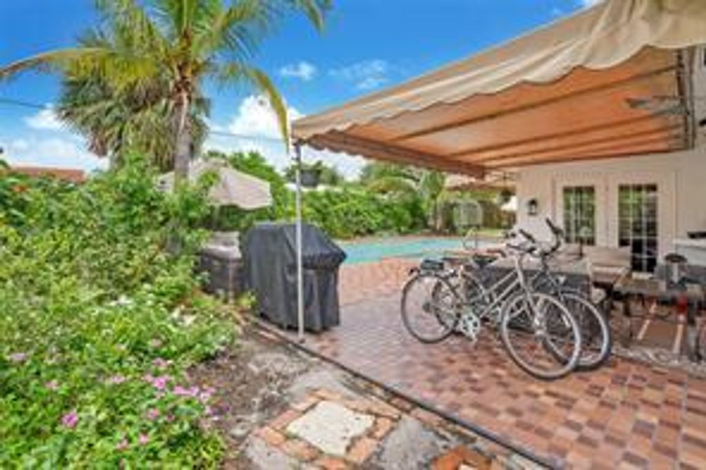 Photo of 241 SW 13th Street, Boca Raton, FL 33432 (MLS # B26009213)