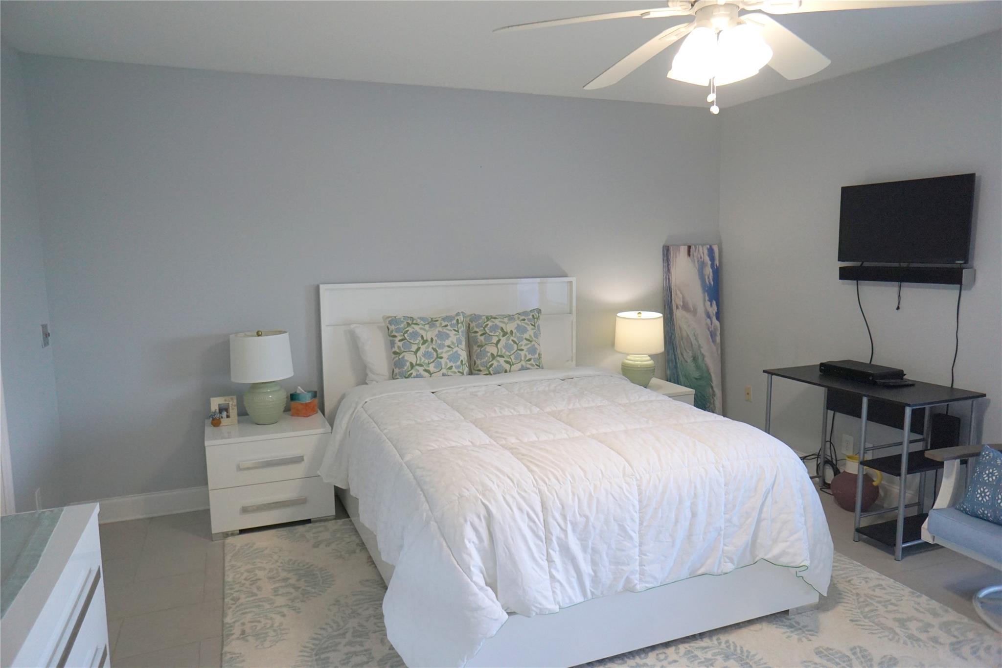 Newport H  # 4029 - Residential