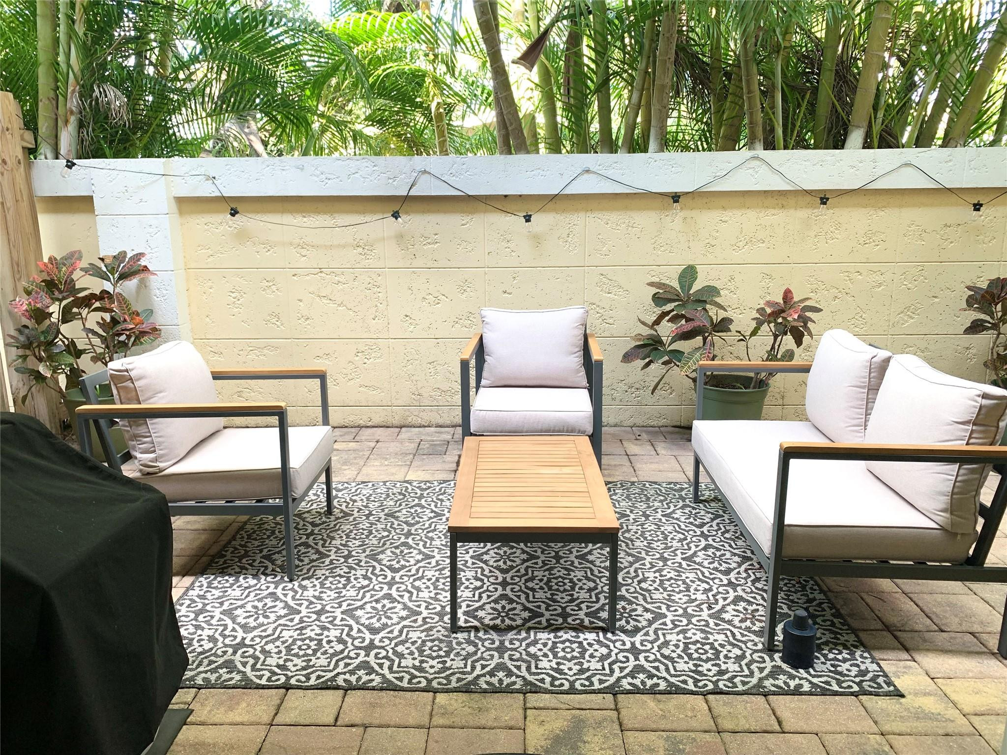 Old Florida Bungalow - Residential