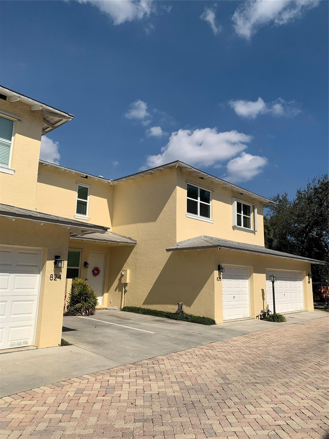 Old Florida Bungalow - Residential