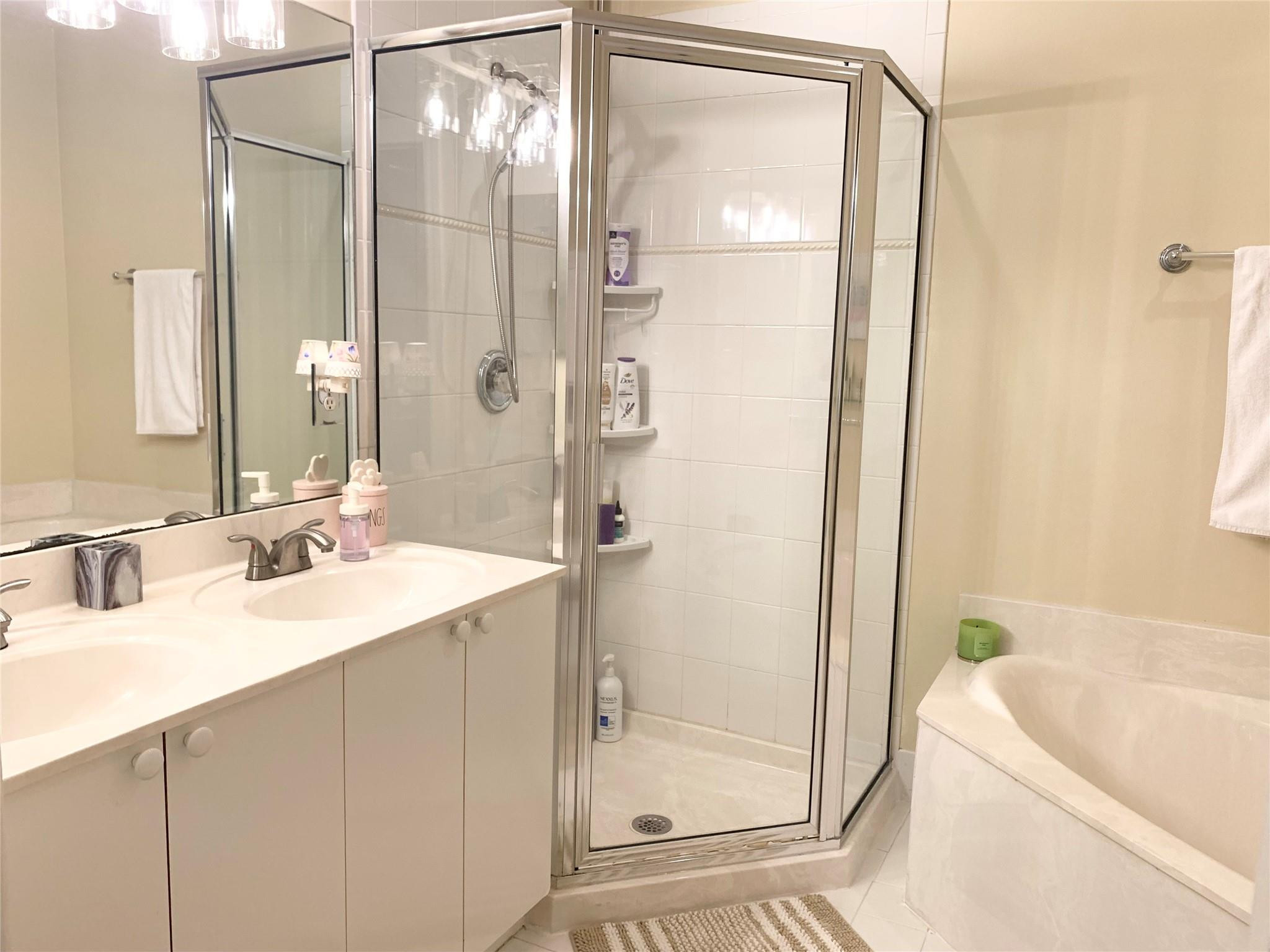 Old Florida Bungalow - Residential