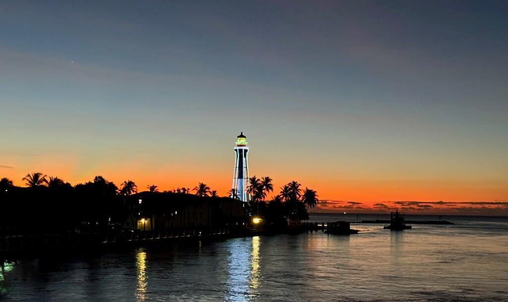 Old Florida Bungalow - Residential