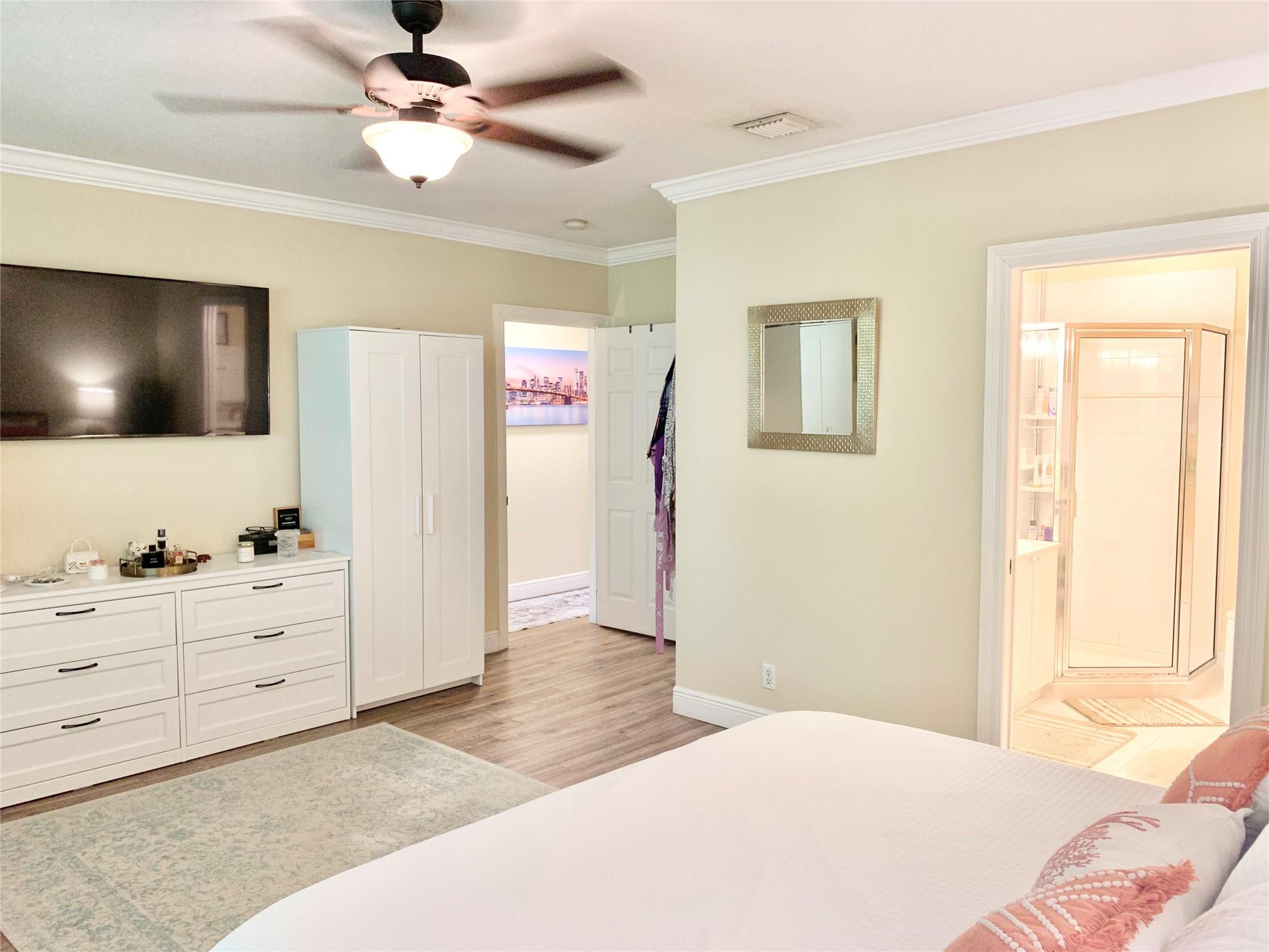 Old Florida Bungalow - Residential