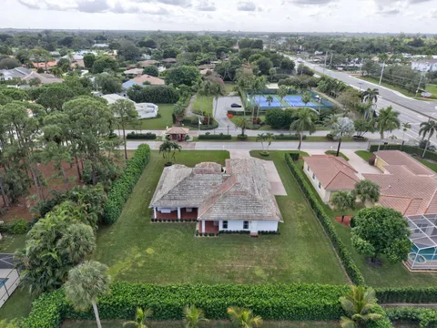 100 N Country Club Boulevard, Atlantis, FL MLS: R11049245