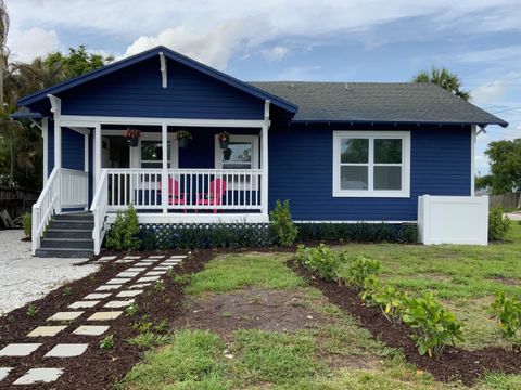 Photo of 1566 NW 9th Avenue, Stuart, FL 34994 (MLS # B26024556)