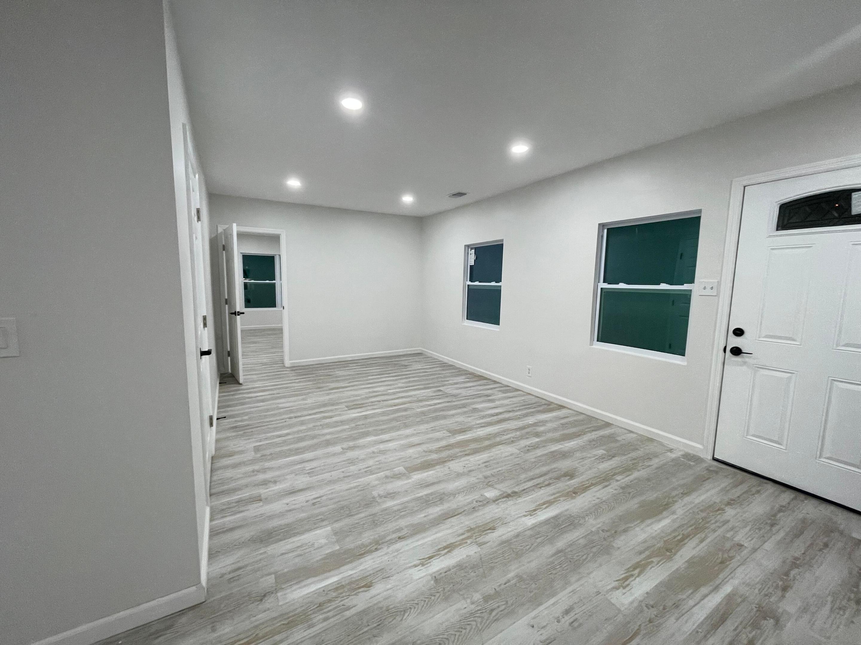 PALM LAKE PARK - Residential