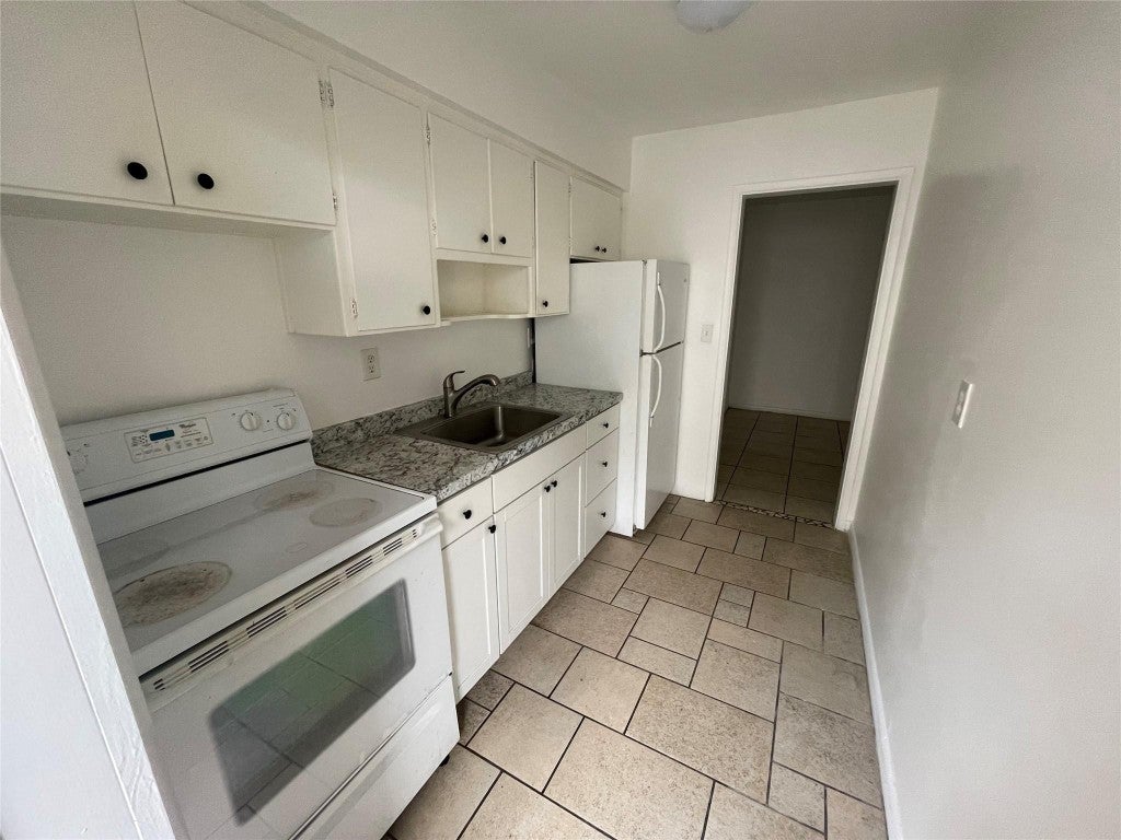 Photo of 541 NE 45th St #14, Boca Raton, FL 33431 (MLS # F10462513)