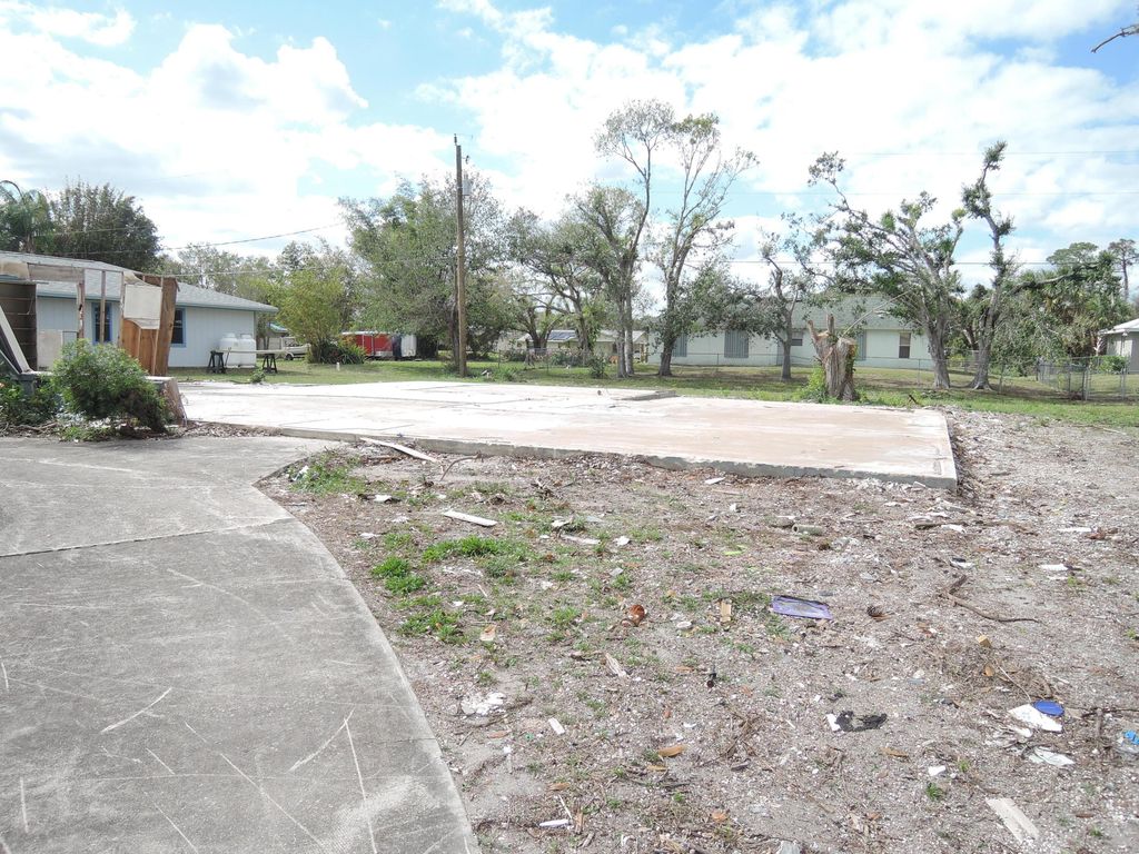 Photo of 5411 Eastwood Drive, Fort Pierce, FL 34951 (MLS # R11063627)