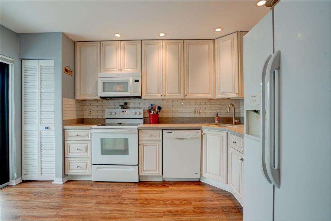 ARBOURS OF THE PALM BEACHES CONDO - Residential