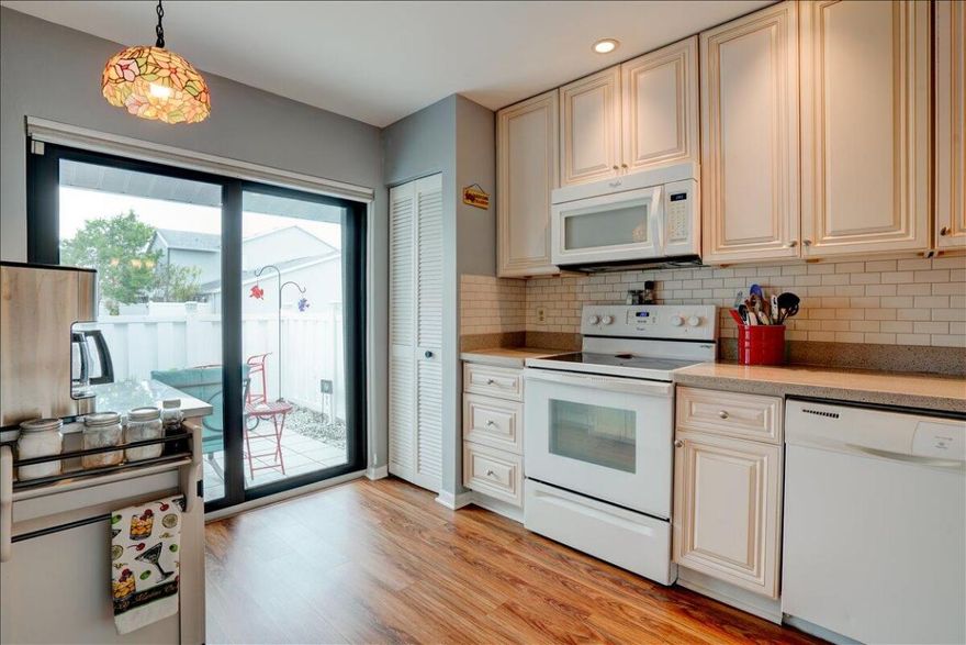 Inviting 2/2 villa in a centrally located 55+ community with easy access to downtown and the beaches. This well-maintained, single-story home features an updated kitchen, laminate flooring, and a spacious primary bedroom with no stairs. Newer roof, A/C (under warranty), and hot water heater. Active community with an updated clubhouse. This is an excellent opportunity to enjoy comfortable, 
low-maintenance living in a highly convenient location.