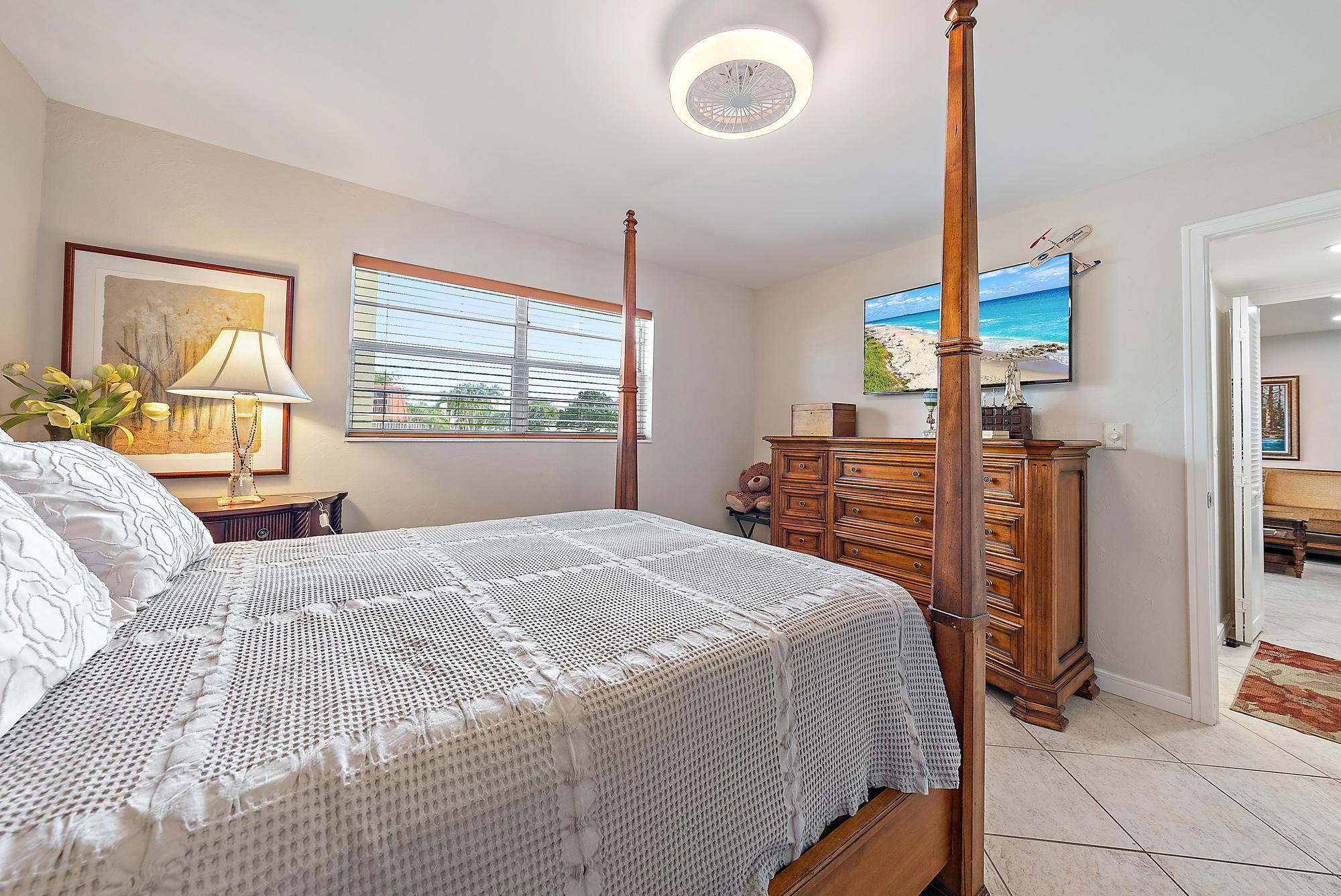 MERIDIAN CONDO 10 - Residential