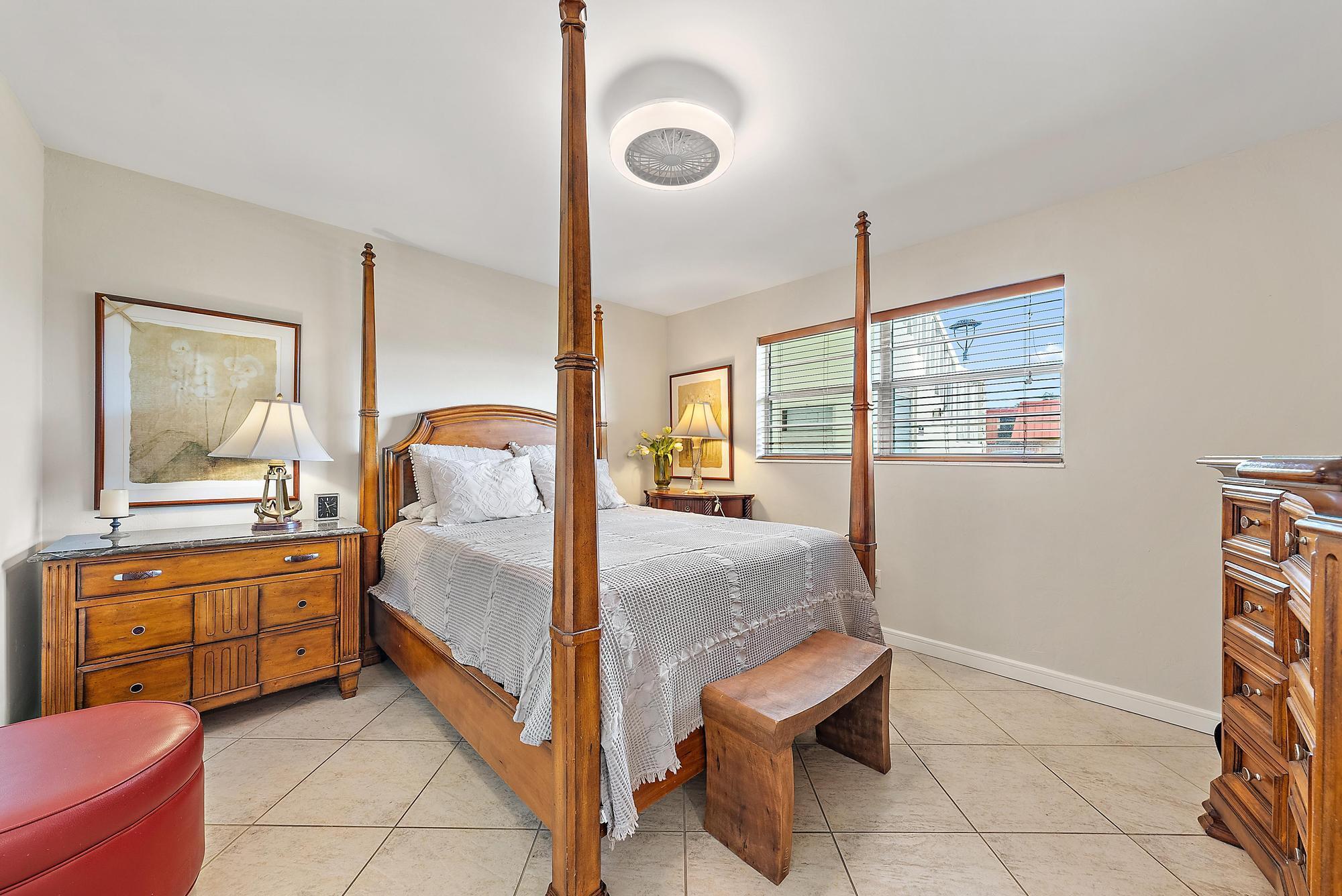 MERIDIAN CONDO 10 - Residential