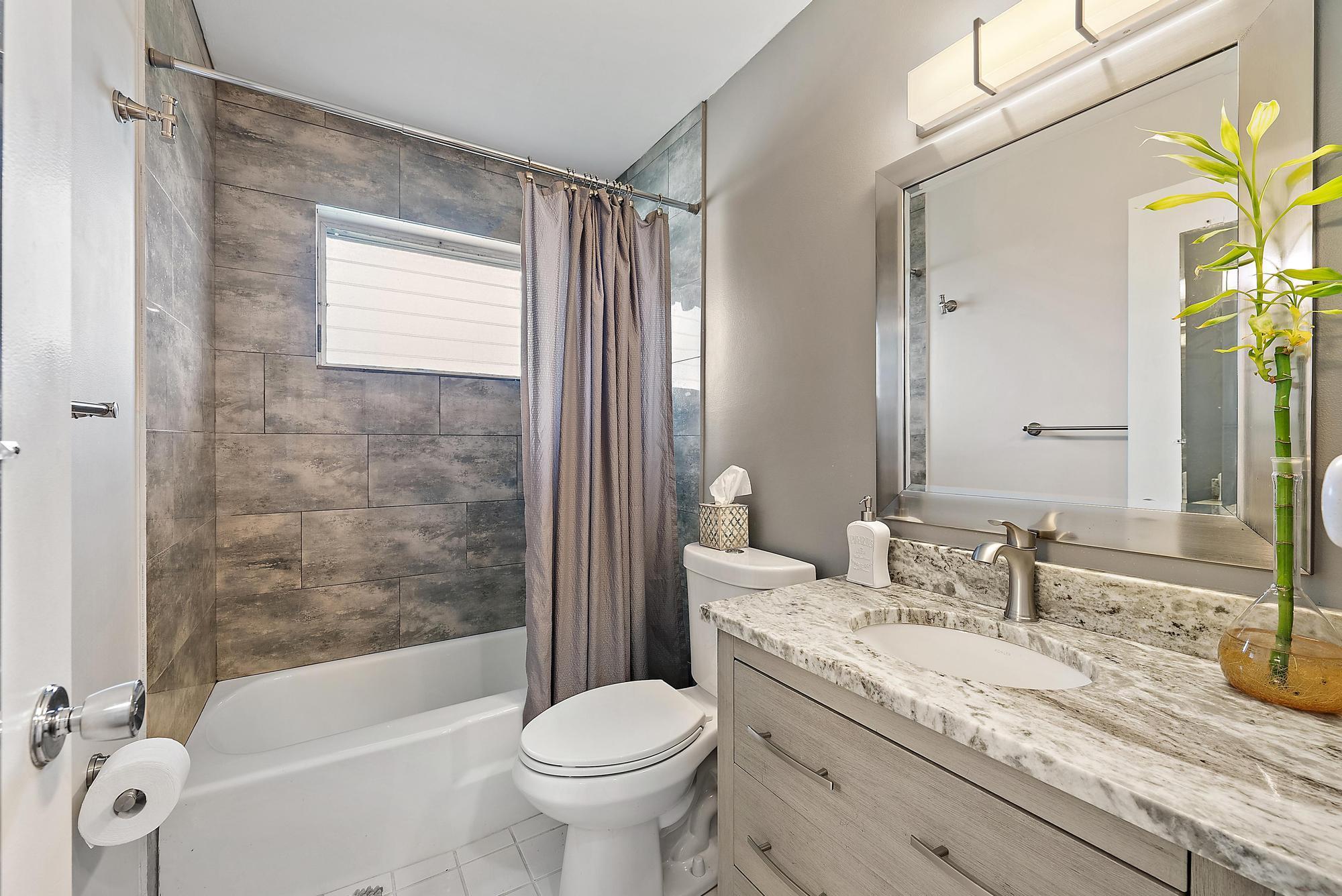MERIDIAN CONDO 10 - Residential