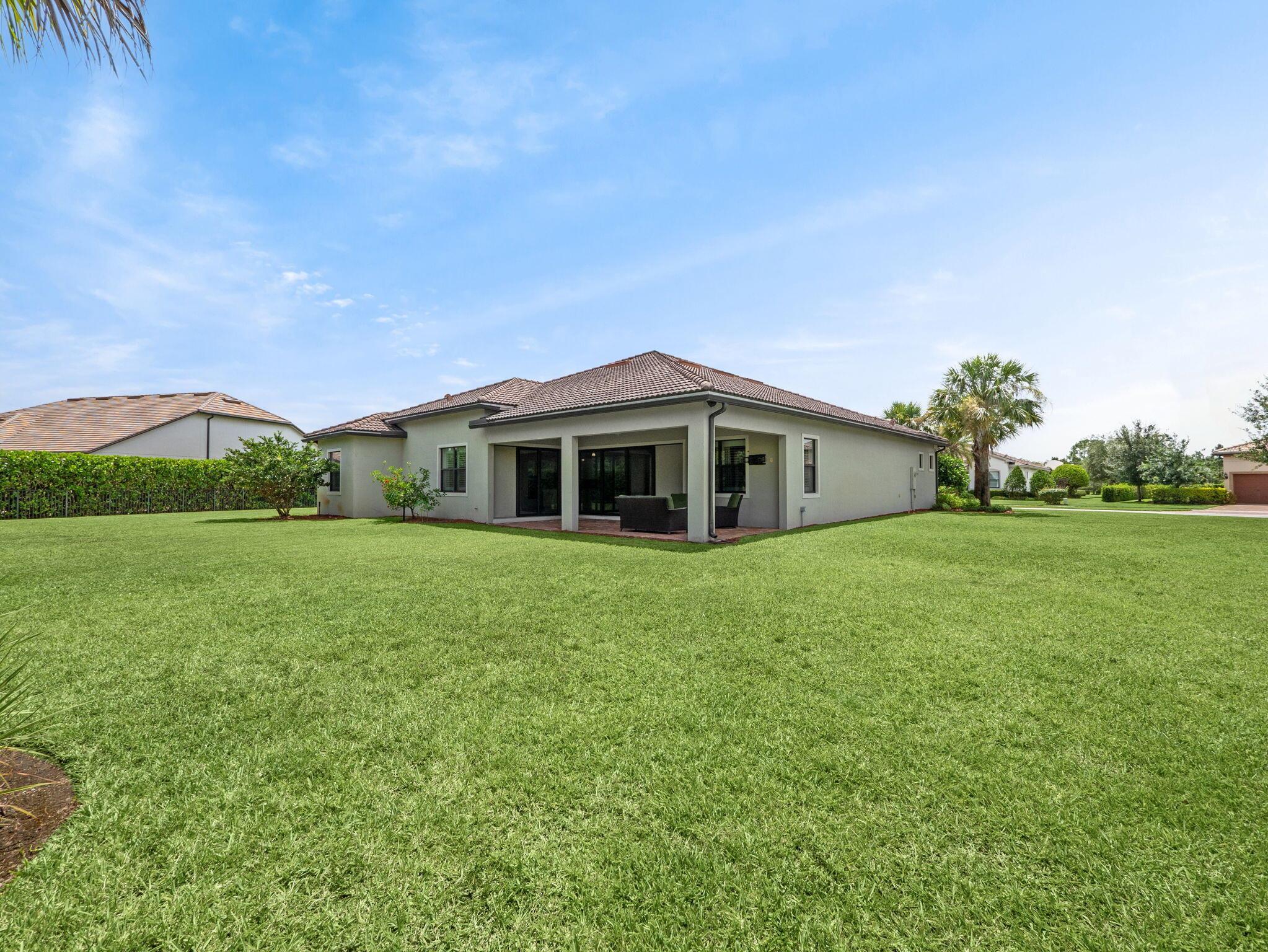 724 SW Sea Green Street