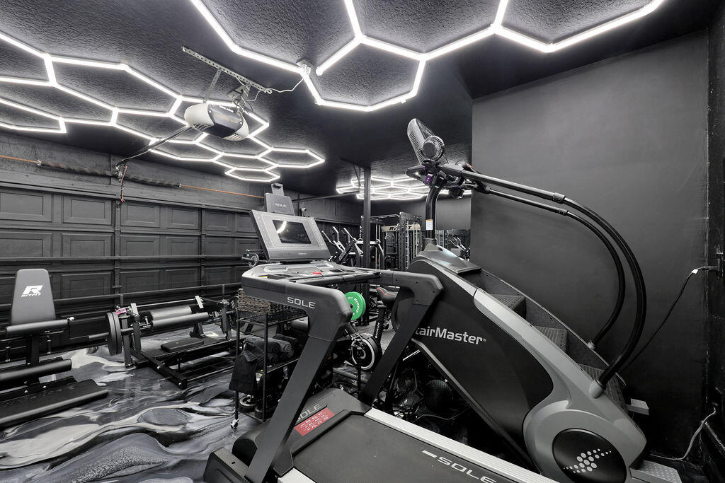 CARLTON ESTATES-2 - Residential