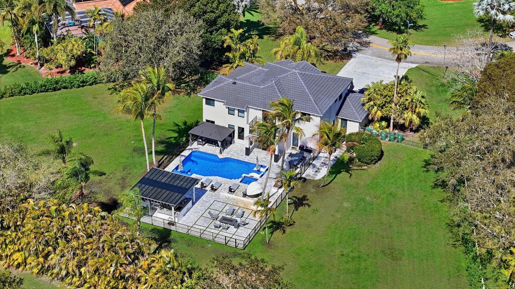 Photo of 3541 Carlton Lane, Davie, FL 33330 (MLS # B26001016)