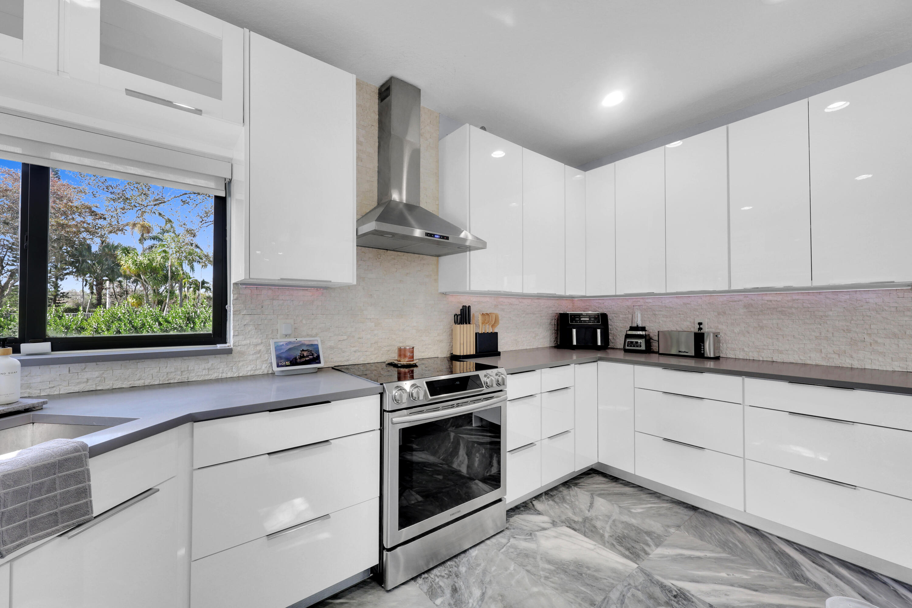 CARLTON ESTATES-2 - Residential