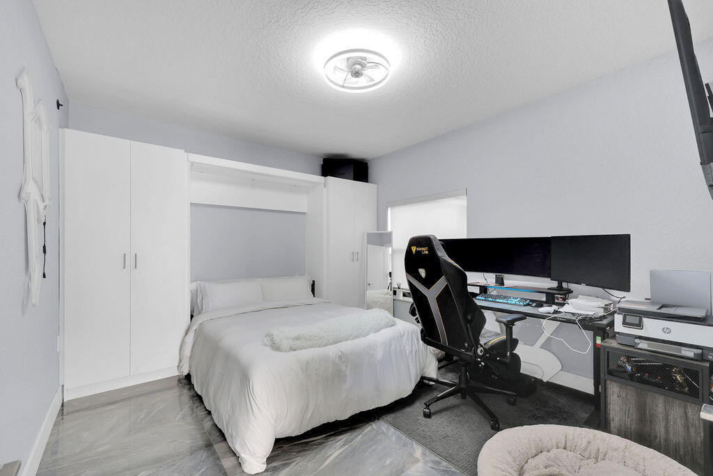 CARLTON ESTATES-2 - Residential