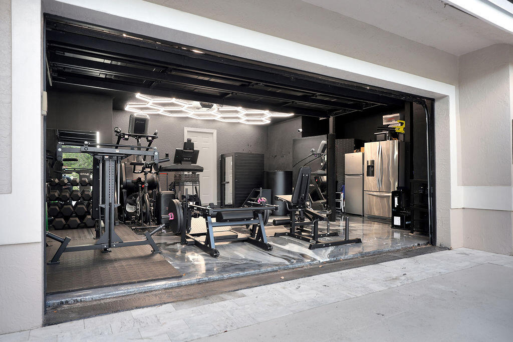 CARLTON ESTATES-2 - Residential