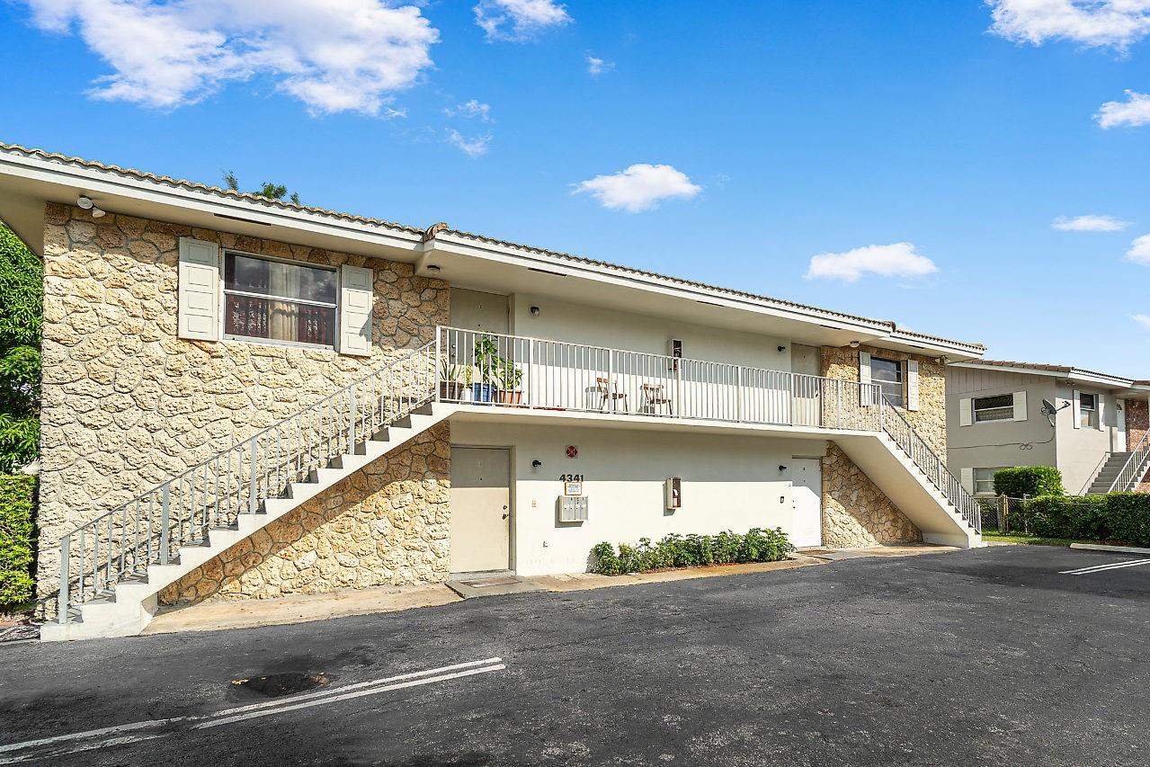 CORAL SPRINGS SUB - Residential Lease