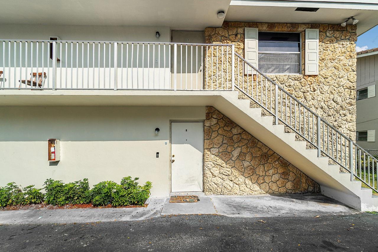 CORAL SPRINGS SUB - Residential Lease