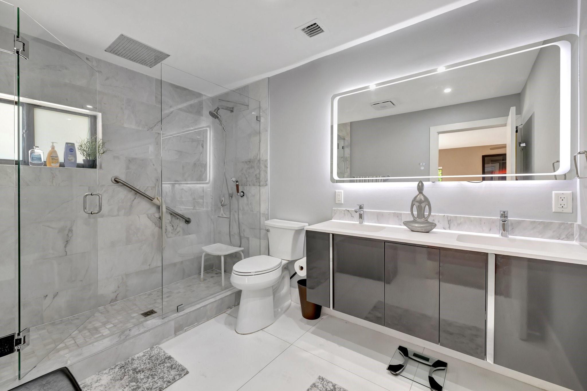 422 NE 27th St