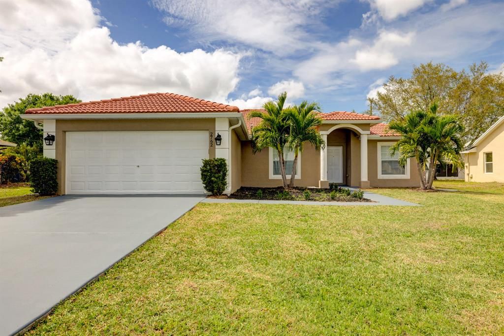 Photo of 2762 SW Ensenada Terrace, Port Saint Lucie, FL 34953 (MLS # R10782391)