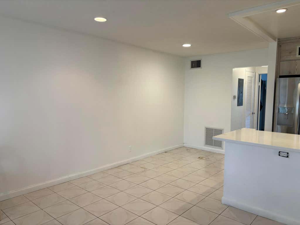 Photo of 223 Coventry J #223, West Palm Beach, FL 33417 (MLS # B26037923)