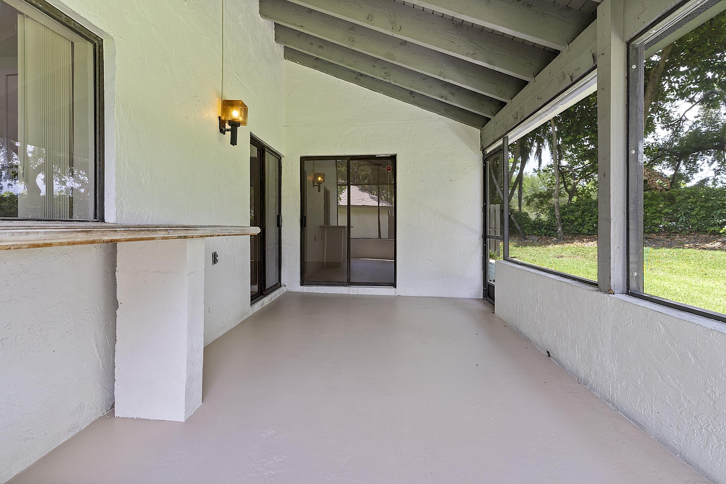 COUNTRY ISLES PATIO HOMES - Residential