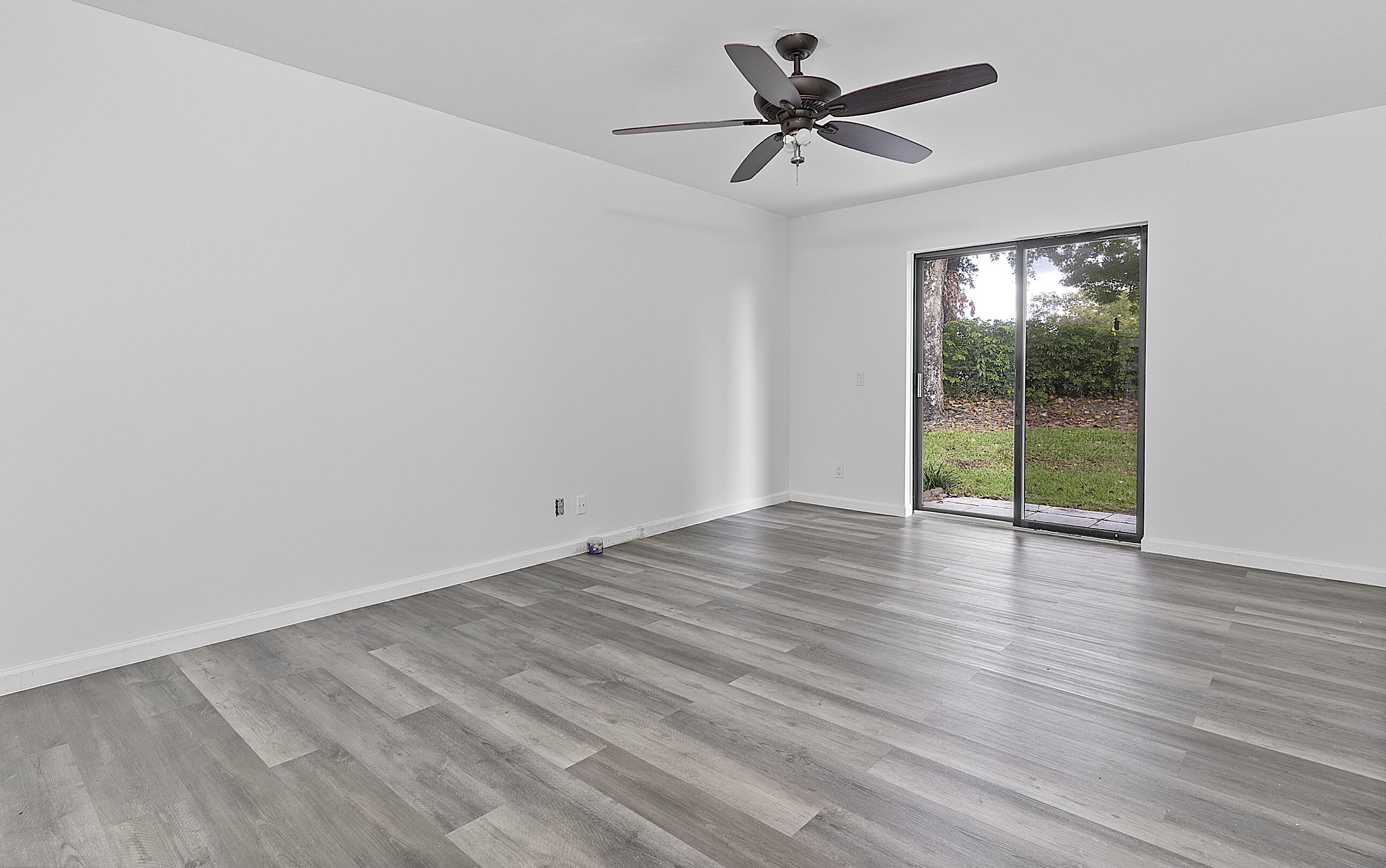 COUNTRY ISLES PATIO HOMES - Residential