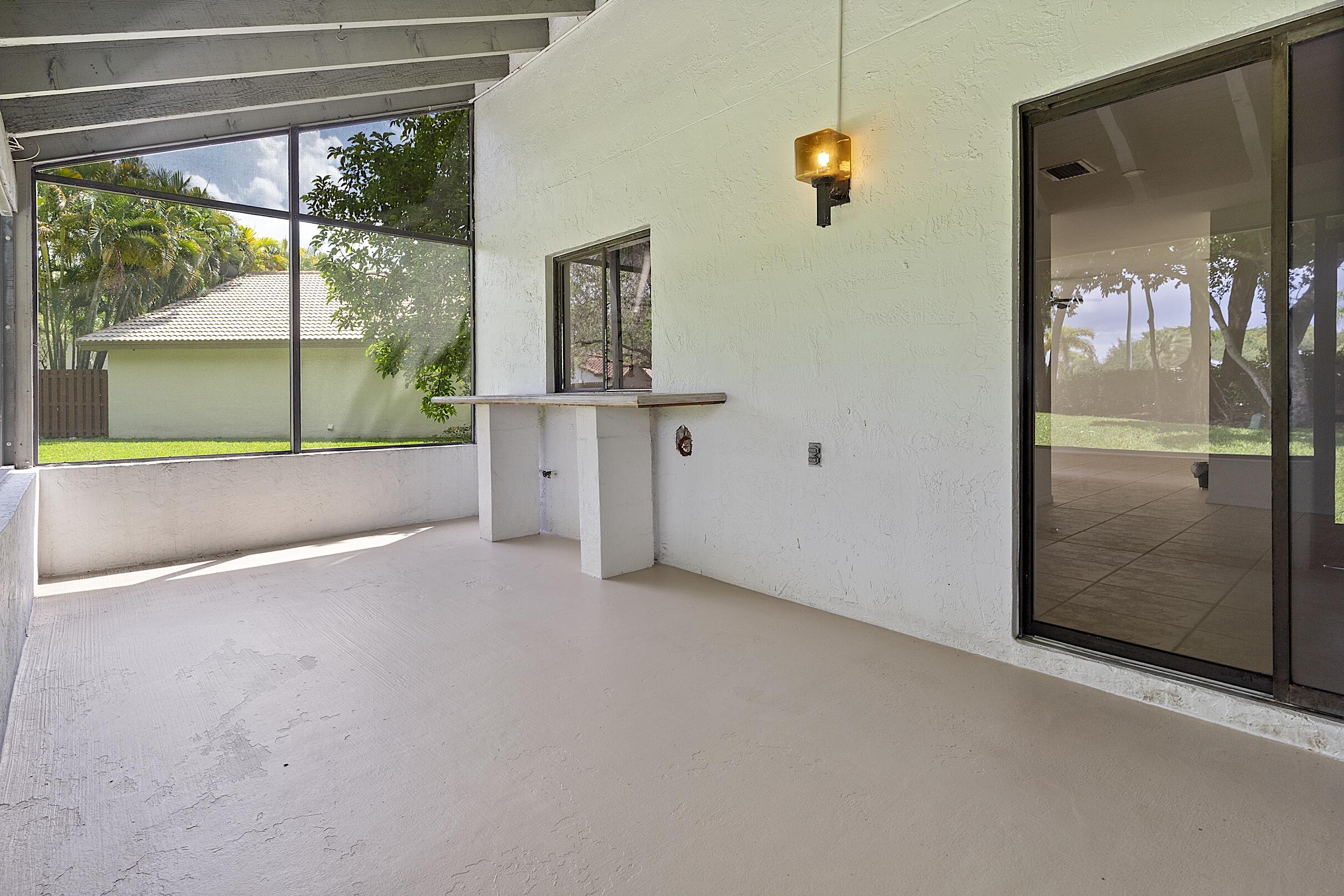 COUNTRY ISLES PATIO HOMES - Residential