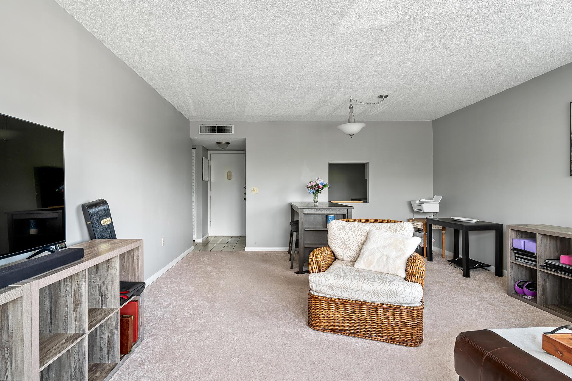 1516 S Lakeside Drive #312
