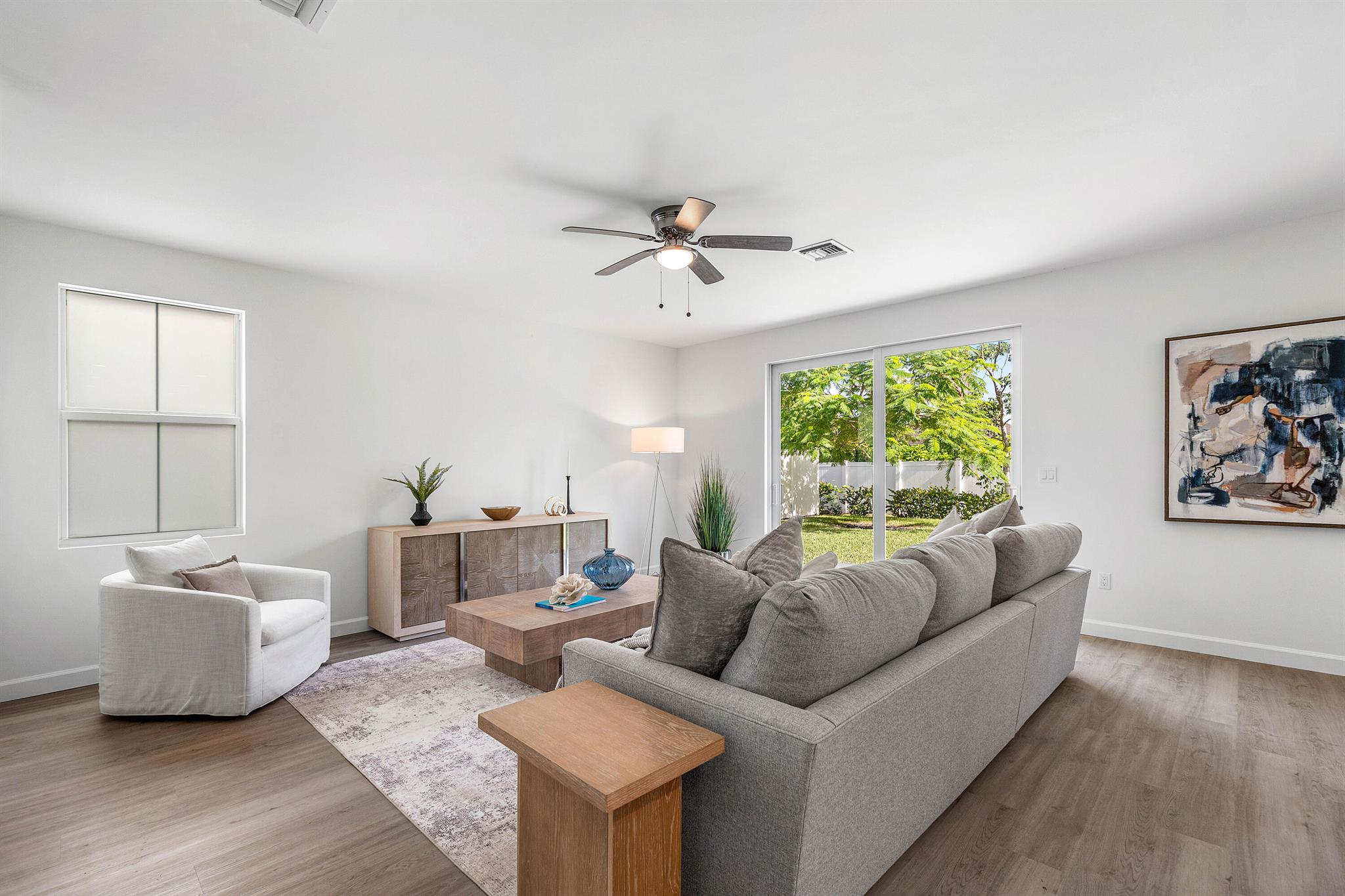 SYMPHONY PLACE - Residential