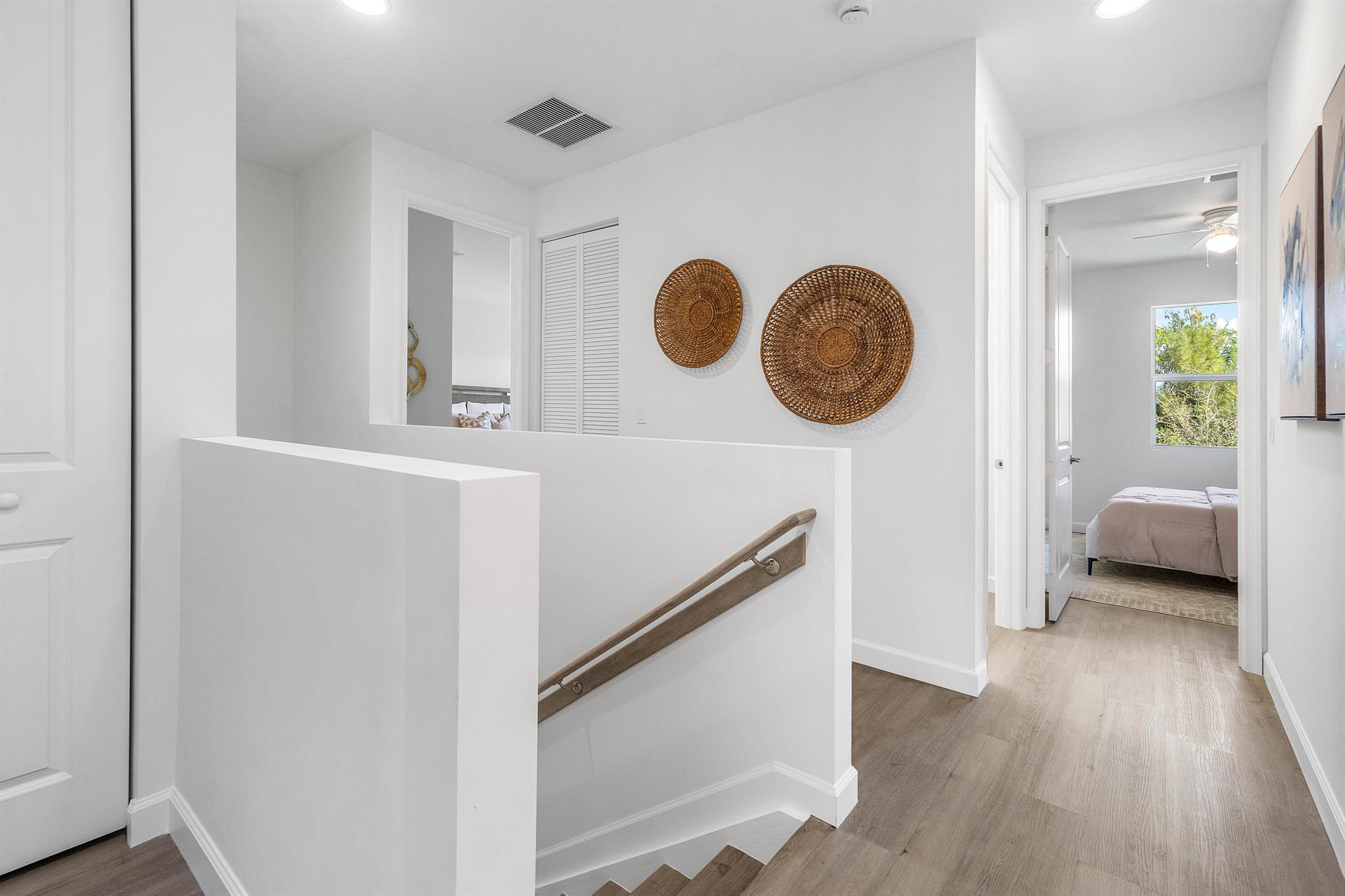 SYMPHONY PLACE - Residential