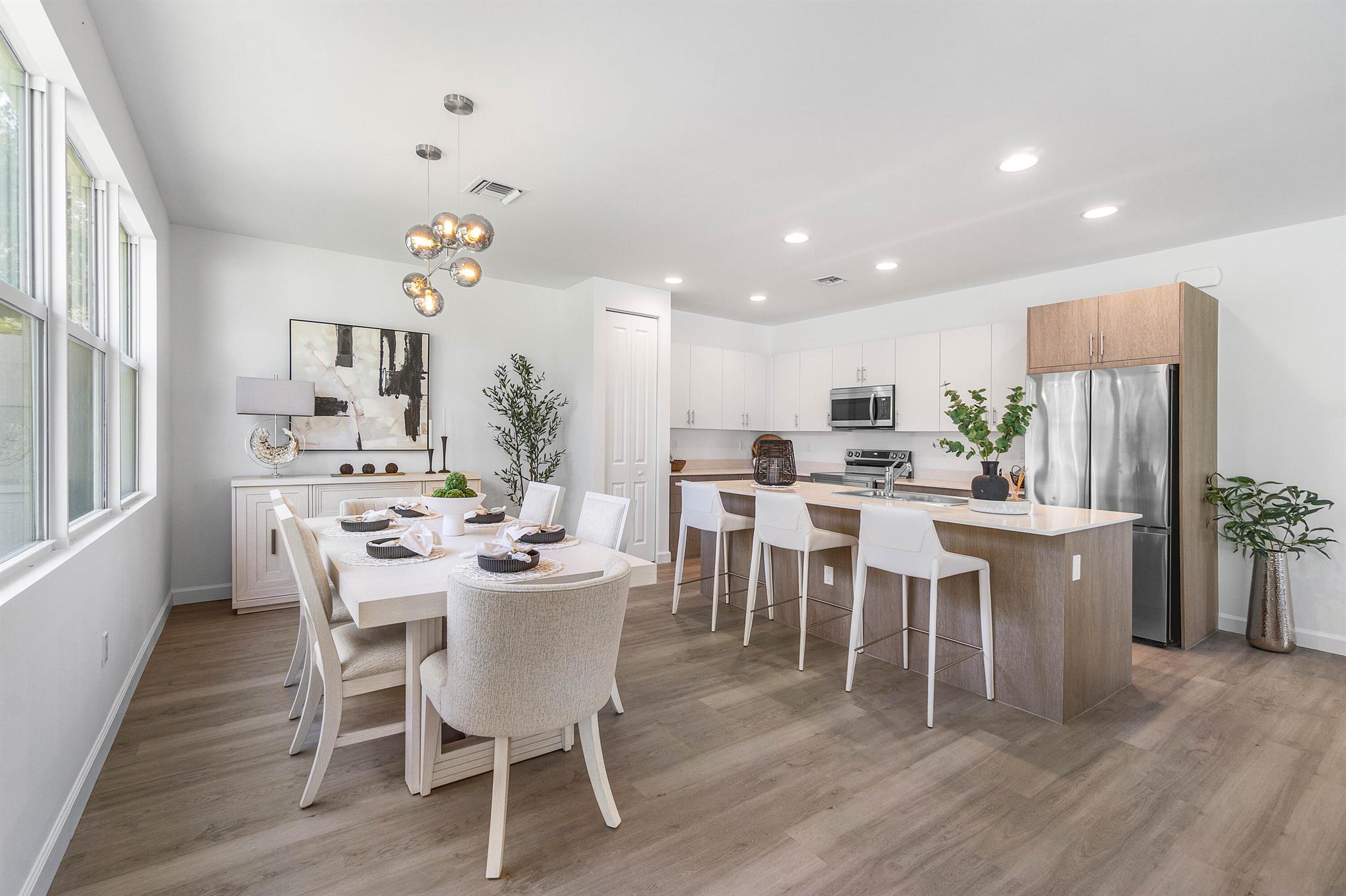 SYMPHONY PLACE - Residential